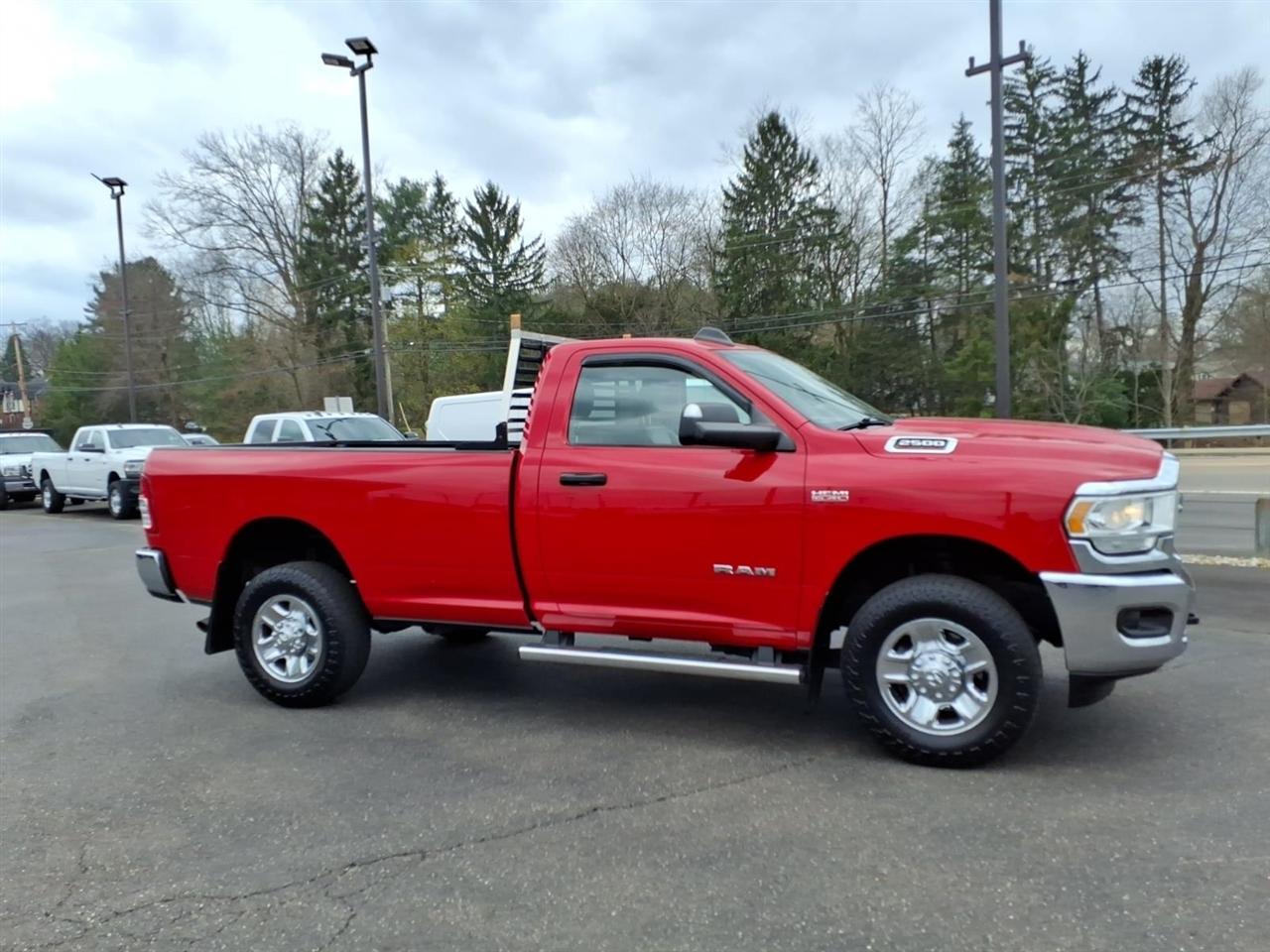 RAM 2500 Tradesman 4x4 Reg Cab 8' Box 2019