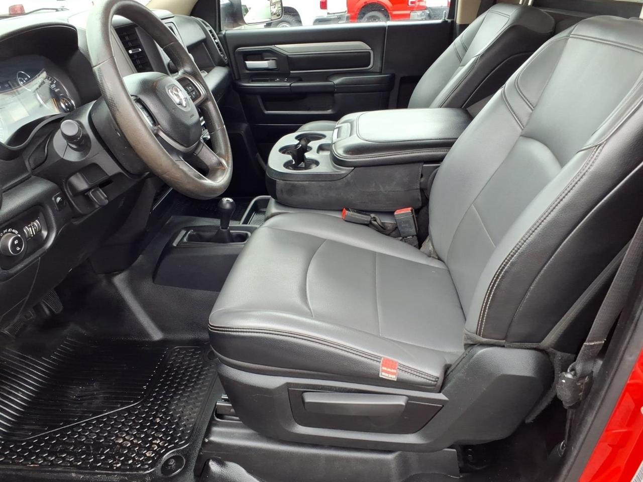 RAM 2500 Tradesman 4x4 Reg Cab 8' Box 2019