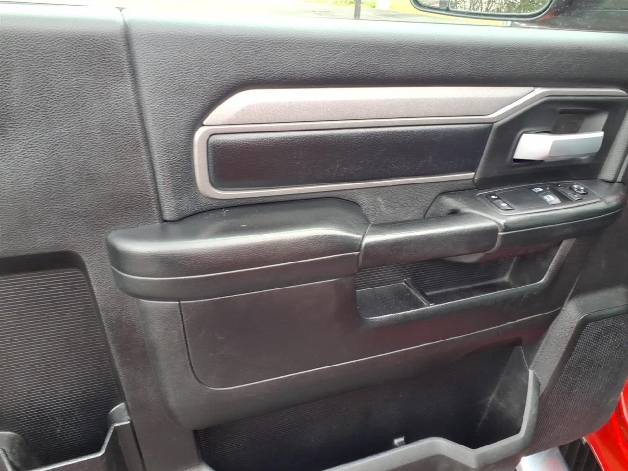 RAM 2500 Tradesman 4x4 Reg Cab 8' Box 2019