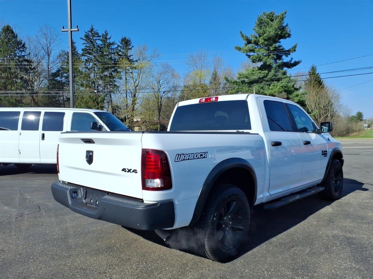 RAM 1500 Classic Warlock 4x4 Crew Cab 5'7" Box 2022