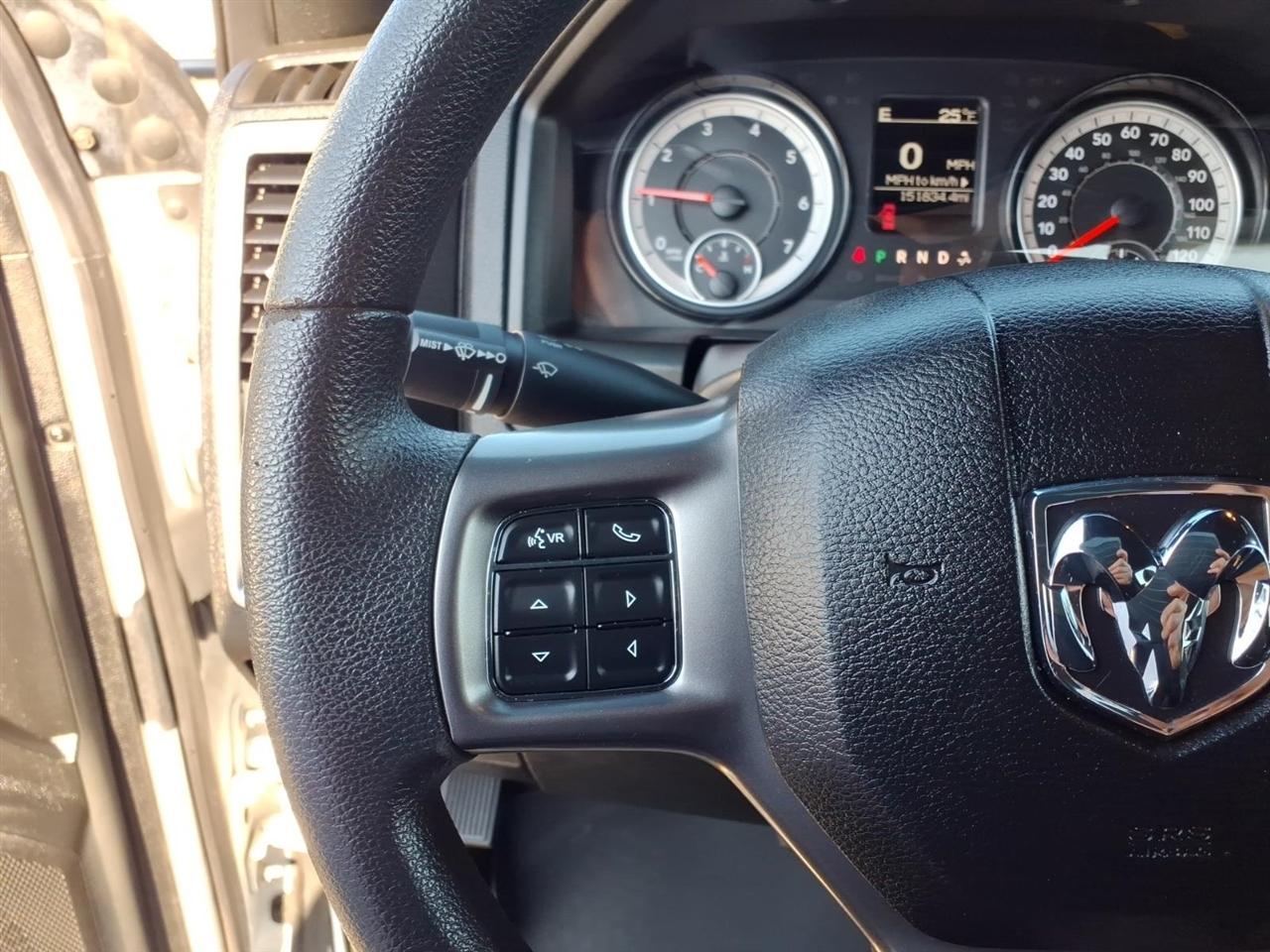 RAM 1500 Classic Warlock 4x4 Crew Cab 5'7" Box 2022