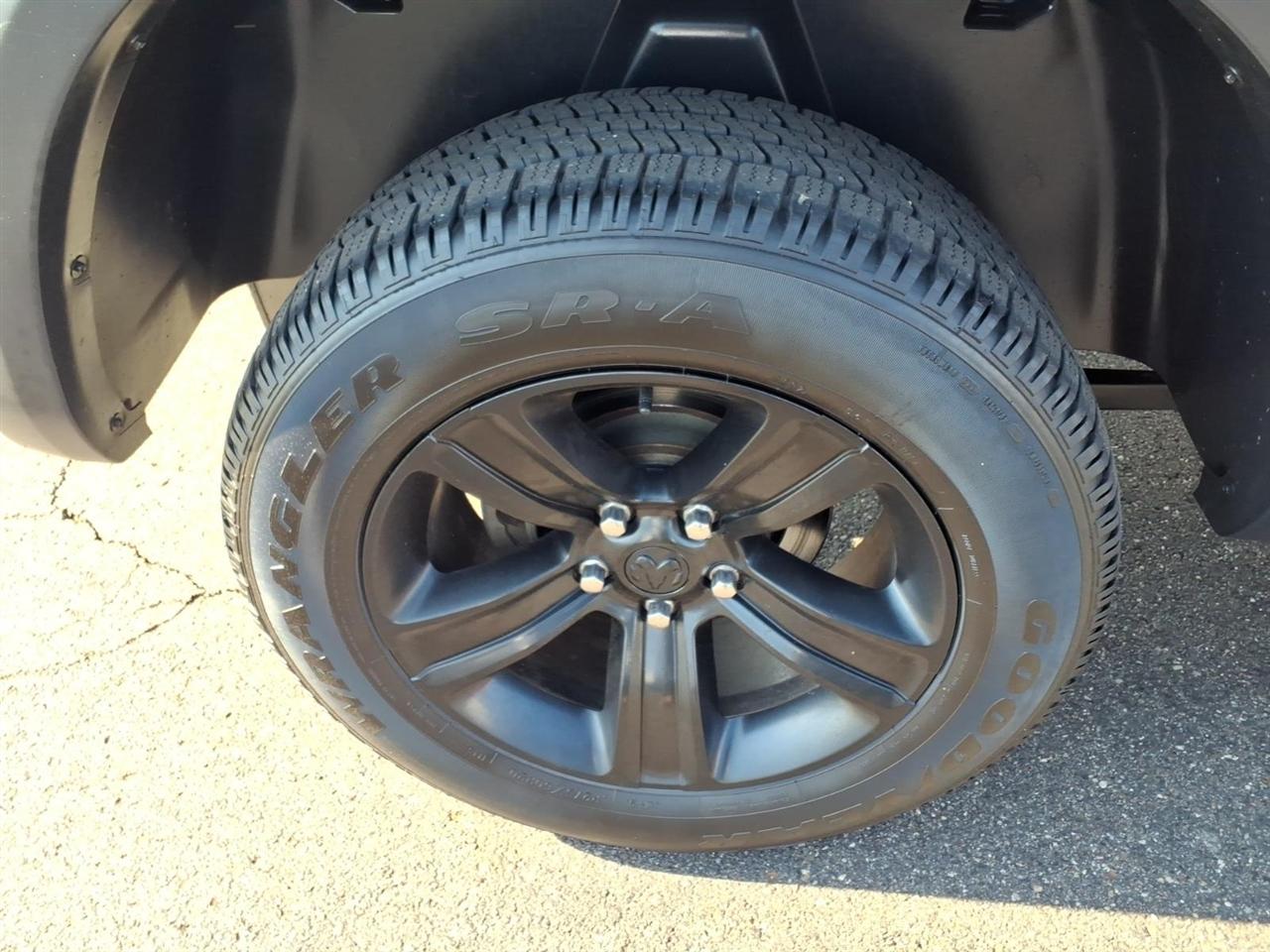 RAM 1500 Classic Warlock 4x4 Crew Cab 5'7" Box 2022