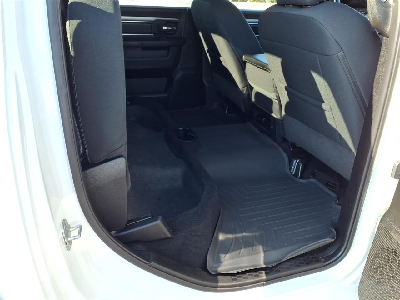 RAM 1500 Classic Warlock 4x4 Crew Cab 5'7" Box 2022