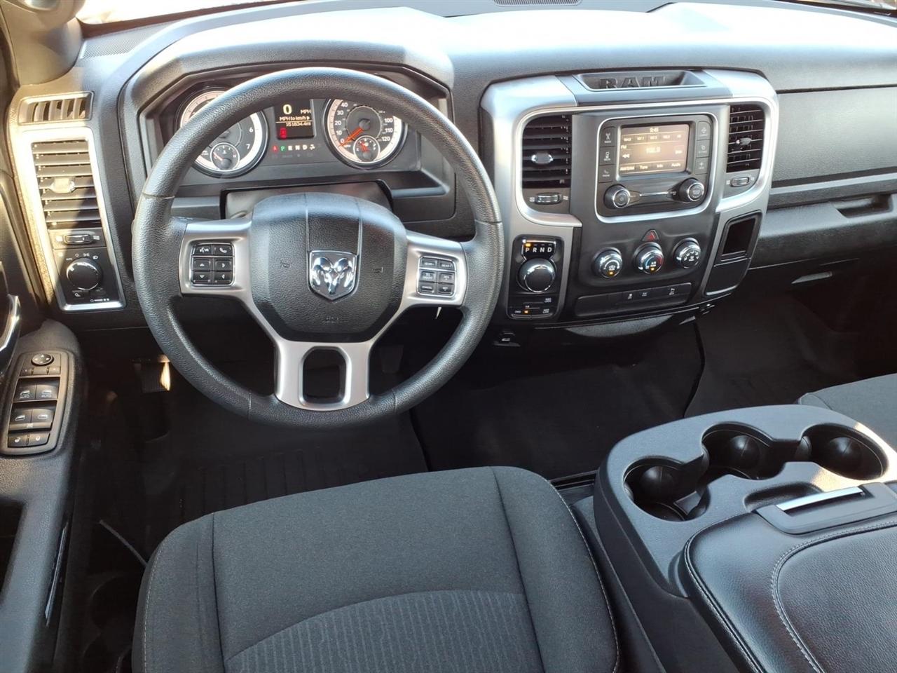 RAM 1500 Classic Warlock 4x4 Crew Cab 5'7" Box 2022