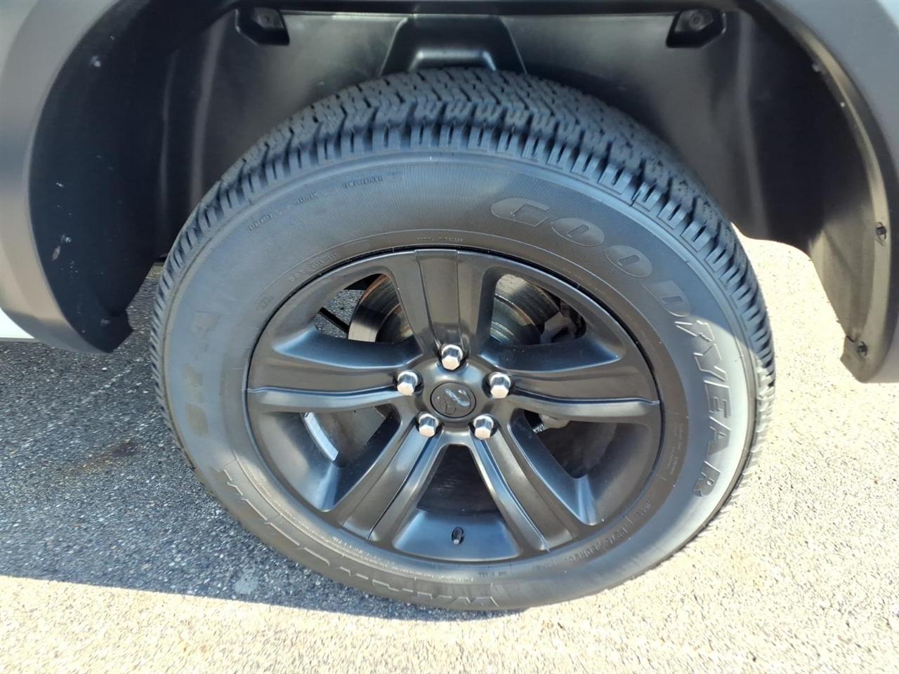 RAM 1500 Classic Warlock 4x4 Crew Cab 5'7" Box 2022