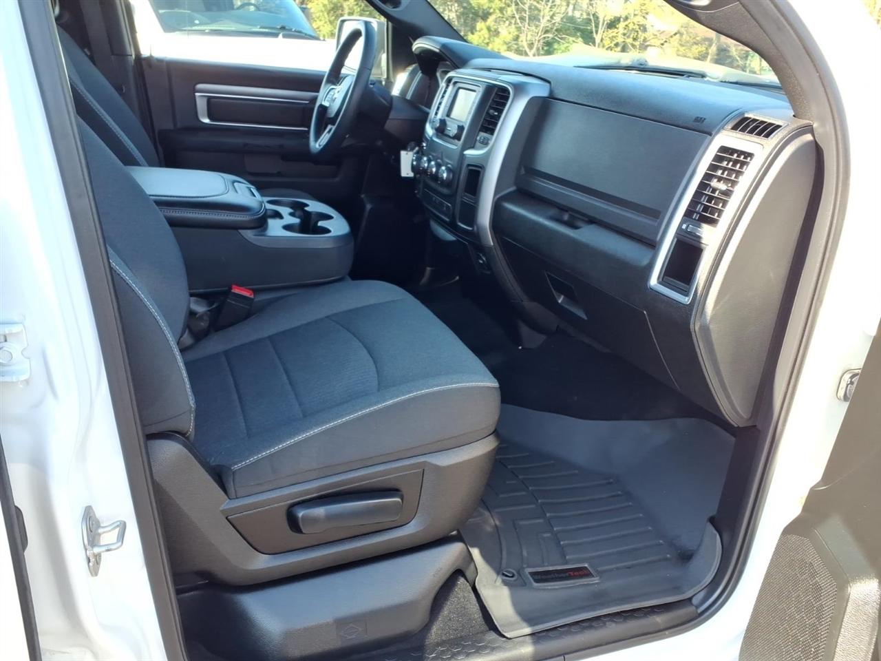 RAM 1500 Classic Warlock 4x4 Crew Cab 5'7" Box 2022