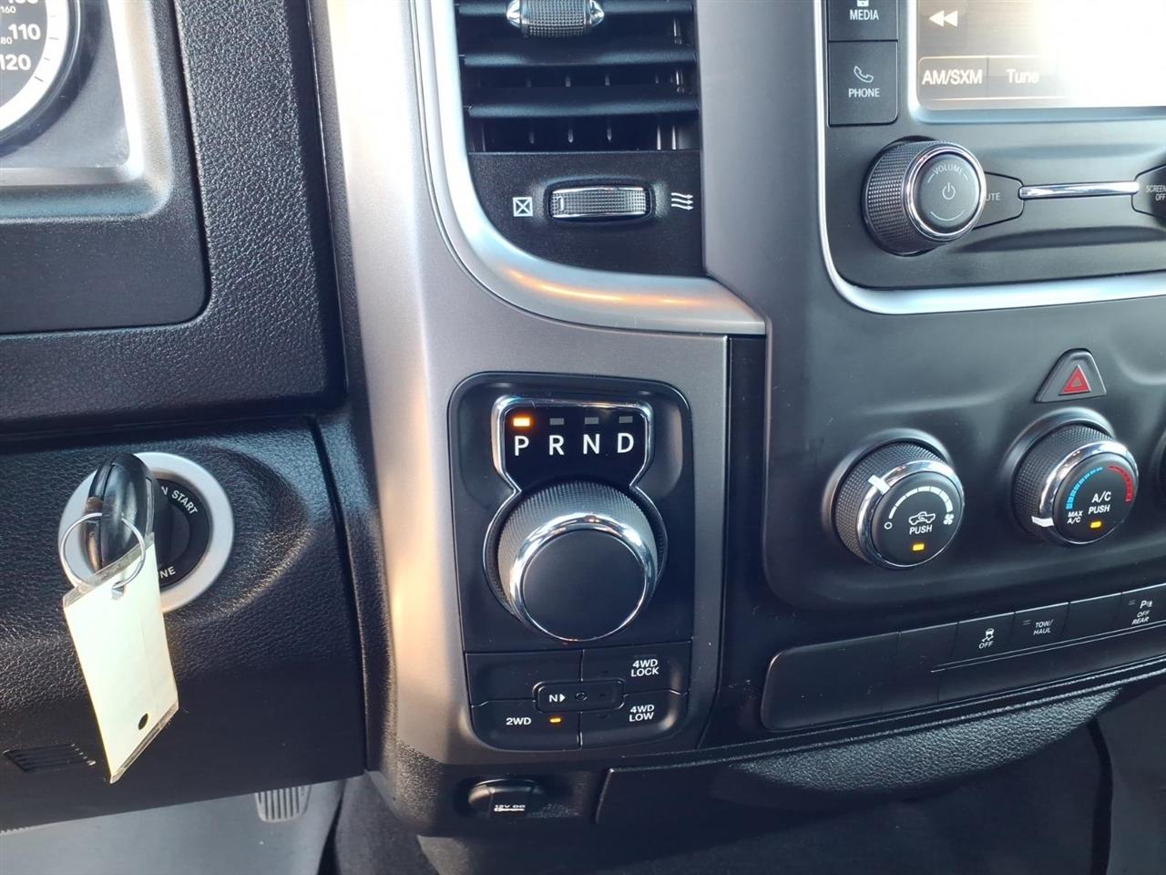 RAM 1500 Classic Warlock 4x4 Crew Cab 5'7" Box 2022