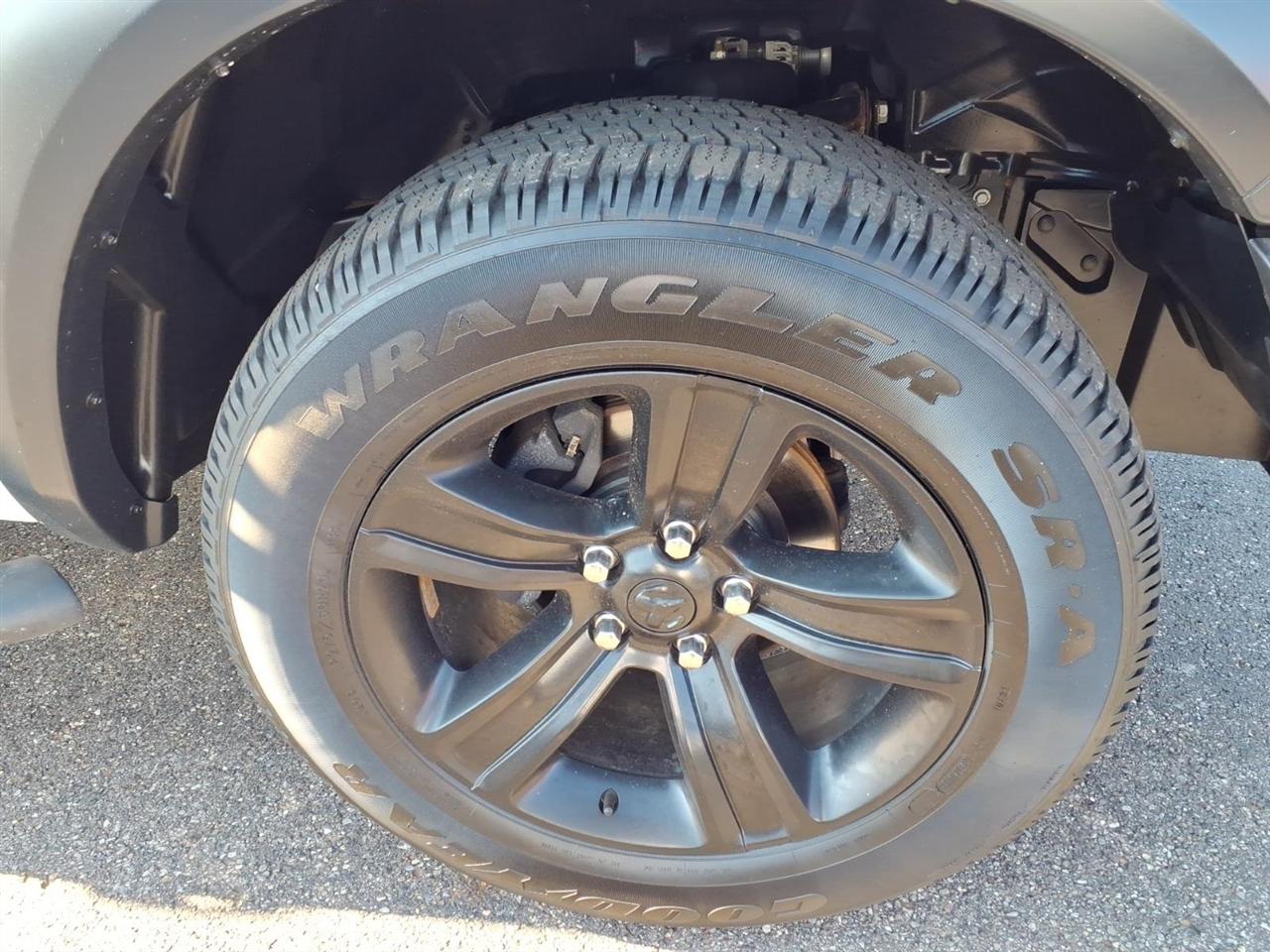 RAM 1500 Classic Warlock 4x4 Crew Cab 5'7" Box 2022