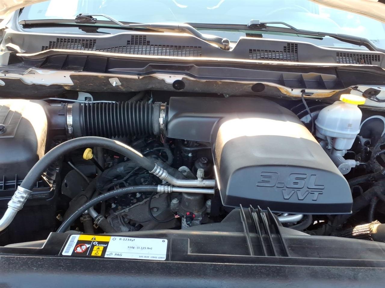 RAM 1500 Classic Warlock 4x4 Crew Cab 5'7" Box 2022