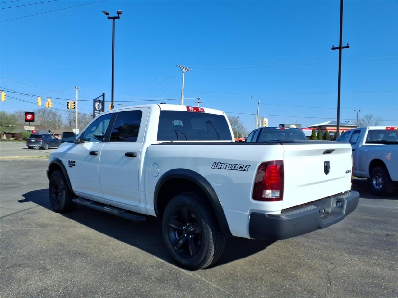 RAM 1500 Classic Warlock 4x4 Crew Cab 5'7" Box 2022