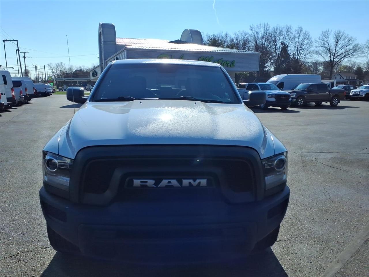RAM 1500 Classic Warlock 4x4 Crew Cab 5'7" Box 2022