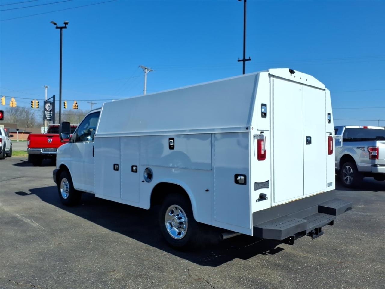 Chevrolet Express Commercial Cutaway 3500 Van 139" 2020