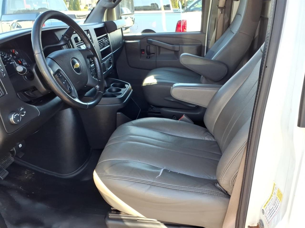 Chevrolet Express Commercial Cutaway 3500 Van 139" 2020