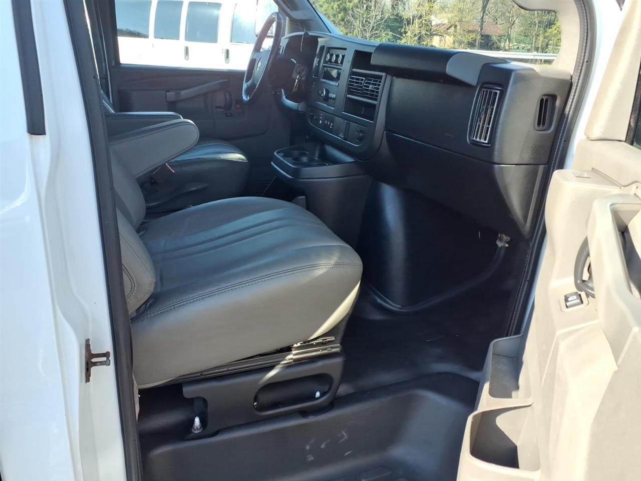 Chevrolet Express Commercial Cutaway 3500 Van 139" 2020