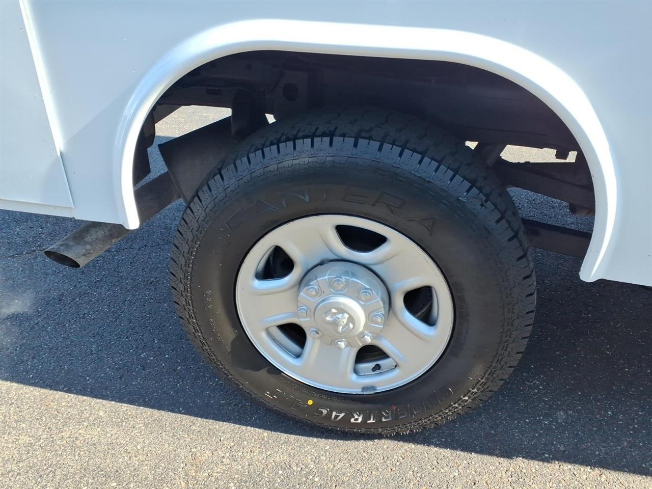 RAM 2500 Tradesman 4x4 Crew Cab 8' Box 2020