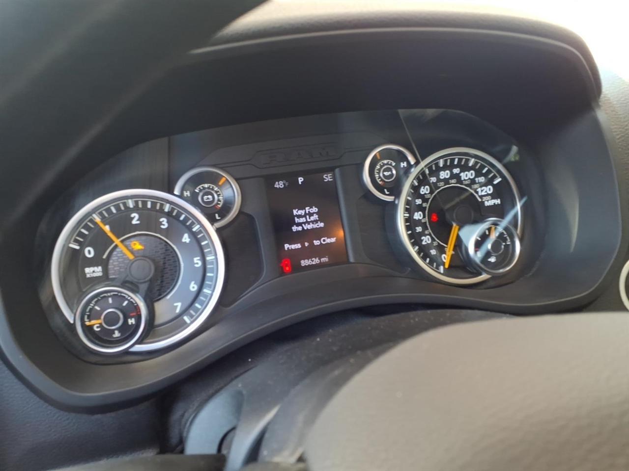 RAM 2500 Tradesman 4x4 Crew Cab 8' Box 2020