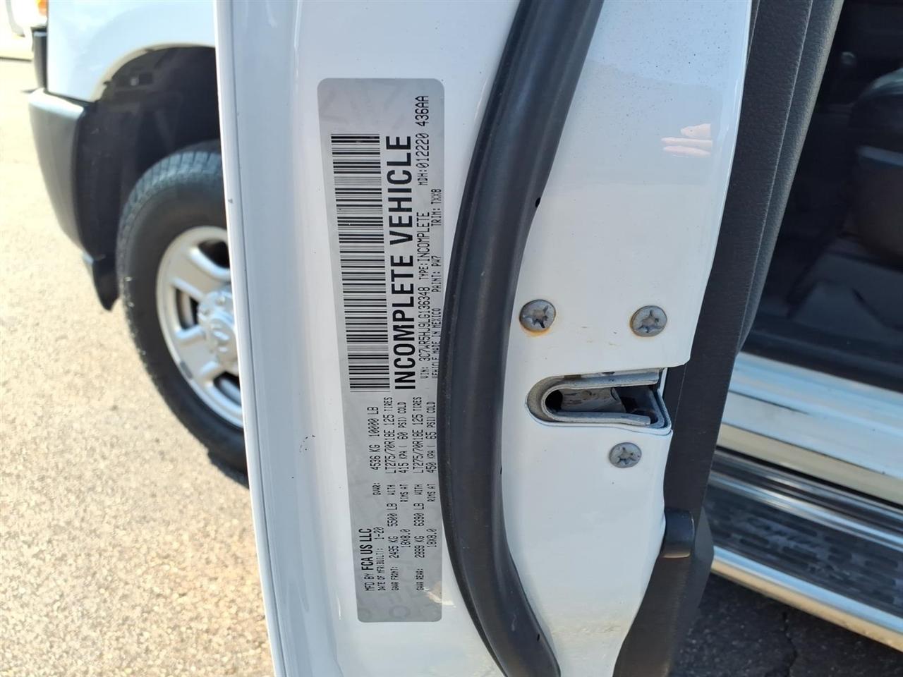 RAM 2500 Tradesman 4x4 Crew Cab 8' Box 2020