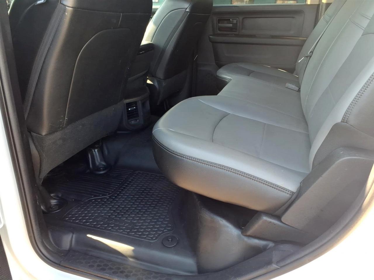 RAM 2500 Tradesman 4x4 Crew Cab 8' Box 2020