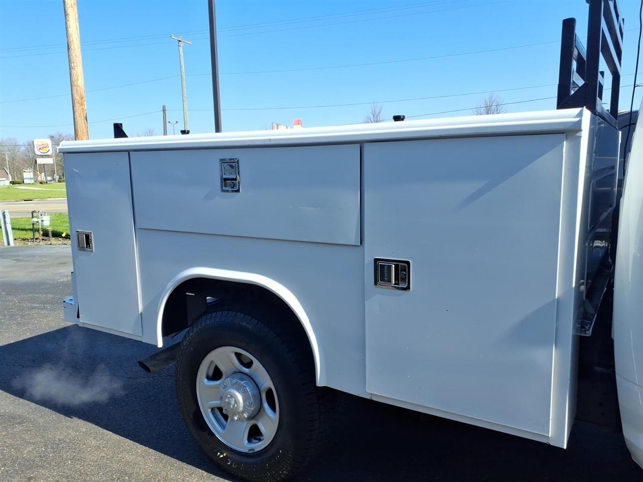 RAM 2500 Tradesman 4x4 Crew Cab 8' Box 2020