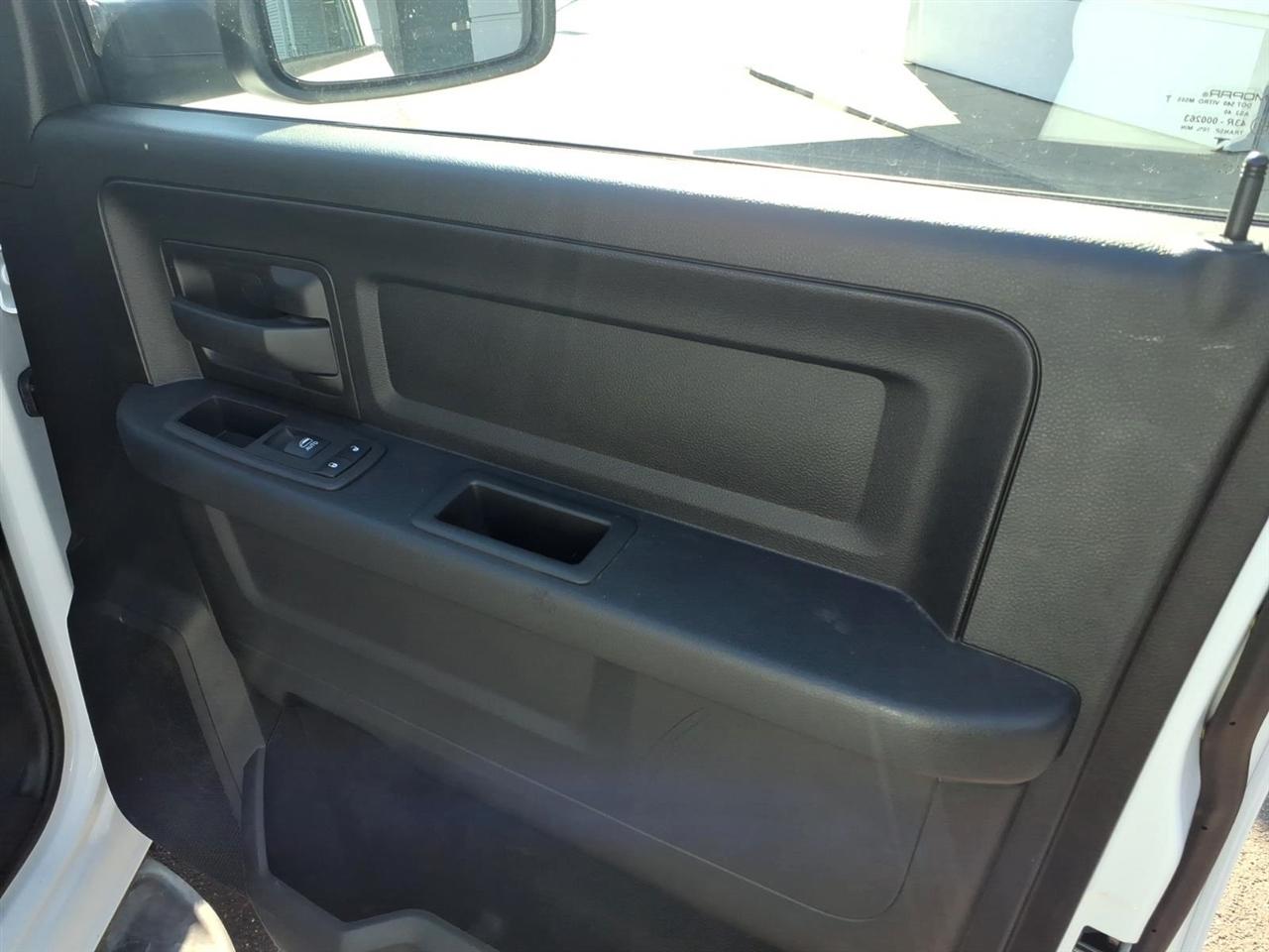 RAM 2500 Tradesman 4x4 Crew Cab 8' Box 2020