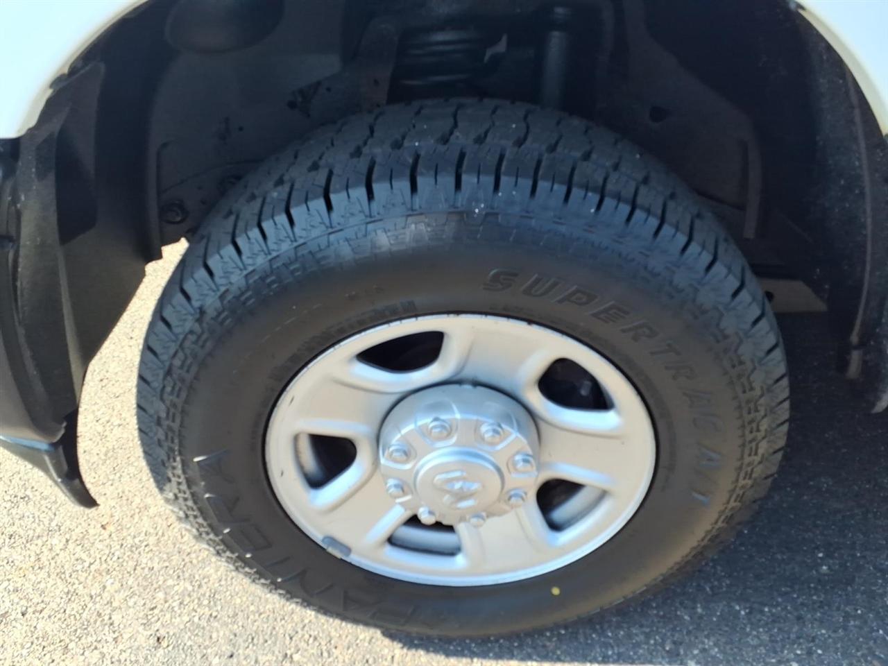 RAM 2500 Tradesman 4x4 Crew Cab 8' Box 2020