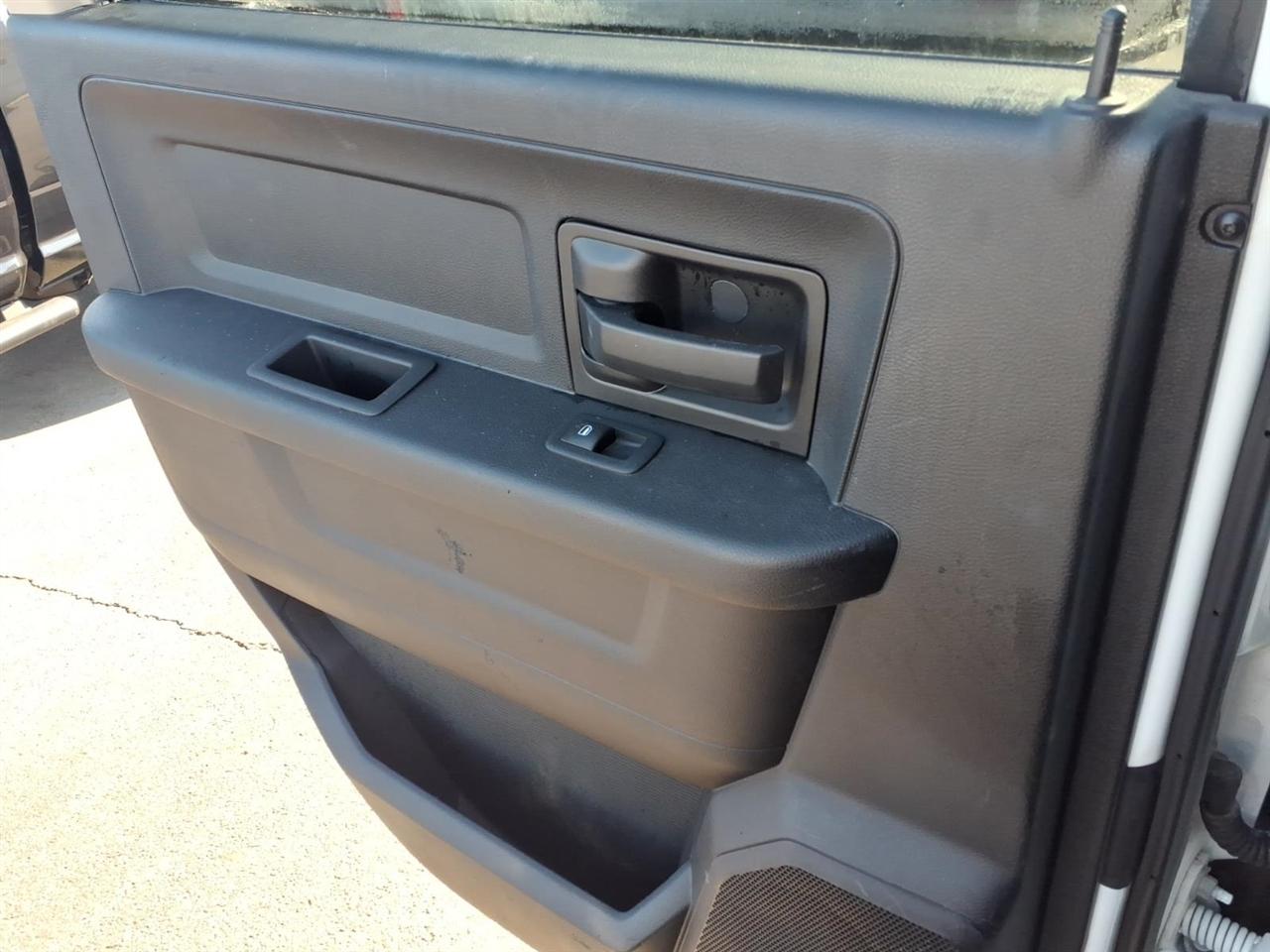 RAM 2500 Tradesman 4x4 Crew Cab 8' Box 2020