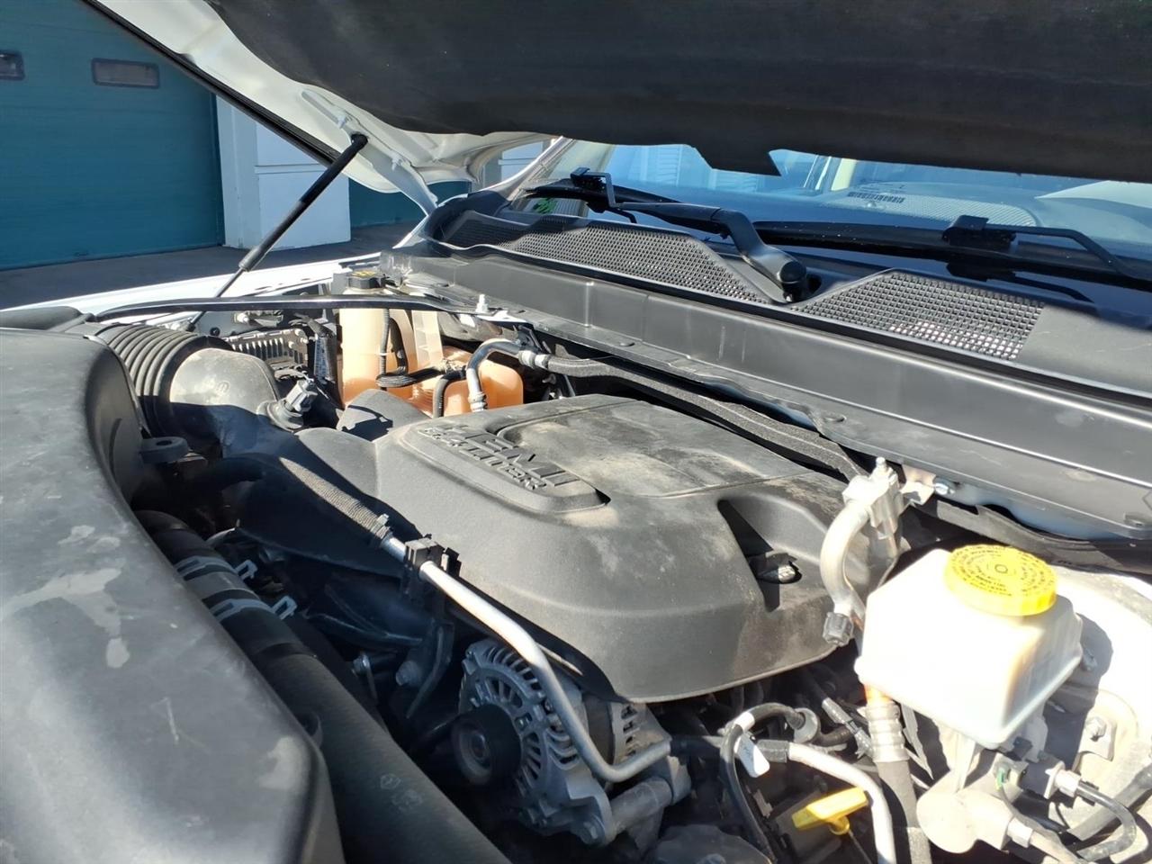 RAM 2500 Tradesman 4x4 Crew Cab 8' Box 2020