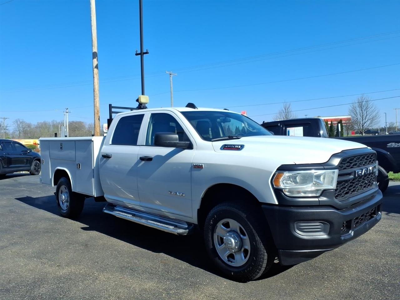 RAM 2500 Tradesman 4x4 Crew Cab 8' Box 2020