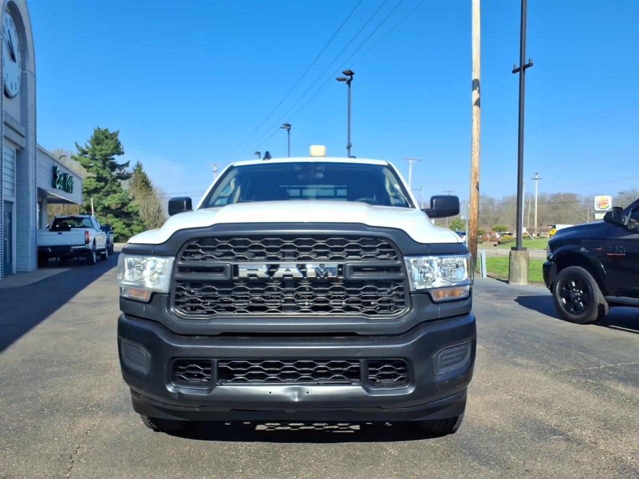 RAM 2500 Tradesman 4x4 Crew Cab 8' Box 2020