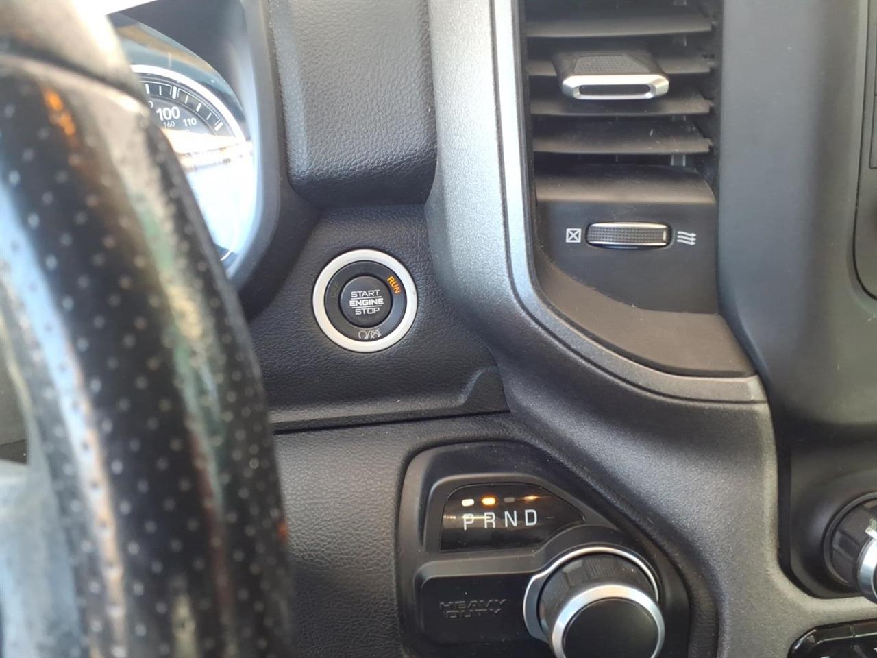 RAM 2500 Tradesman 4x4 Crew Cab 8' Box 2020