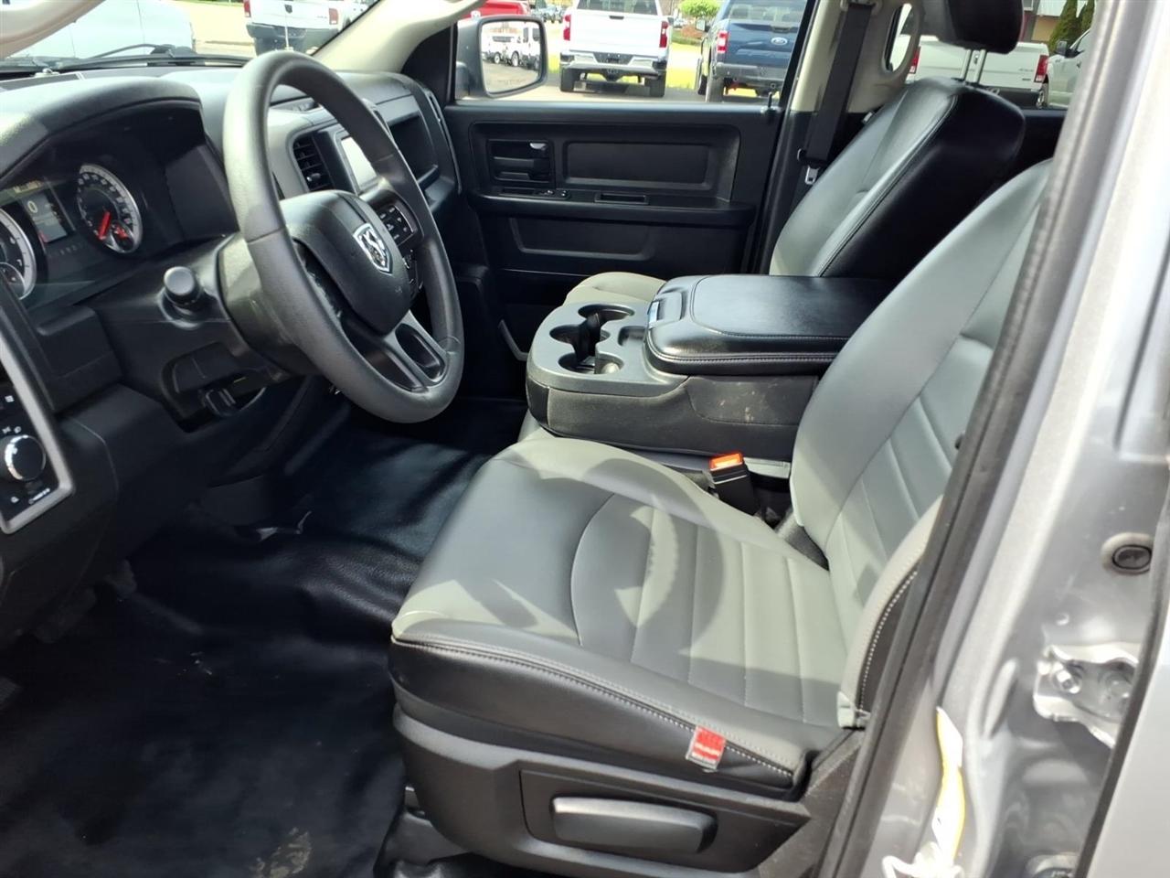 RAM 1500 Classic Tradesman 4x4 Quad Cab 6'4" Box 2023