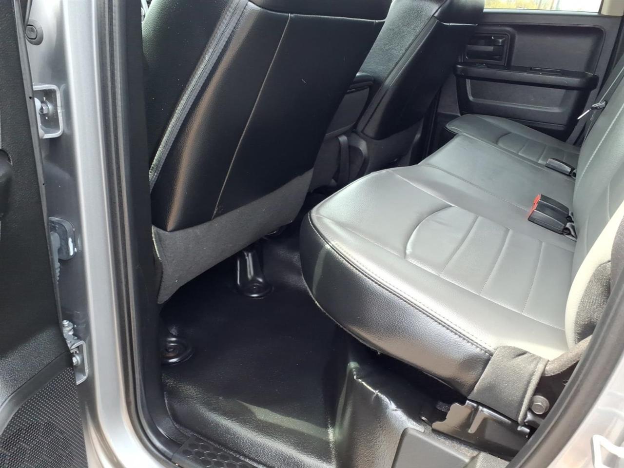 RAM 1500 Classic Tradesman 4x4 Quad Cab 6'4" Box 2023