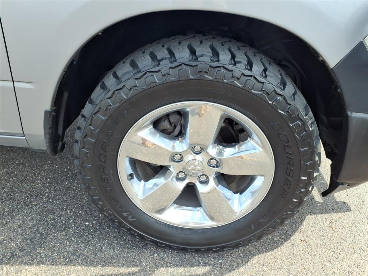 RAM 1500 Classic Tradesman 4x4 Quad Cab 6'4" Box 2023