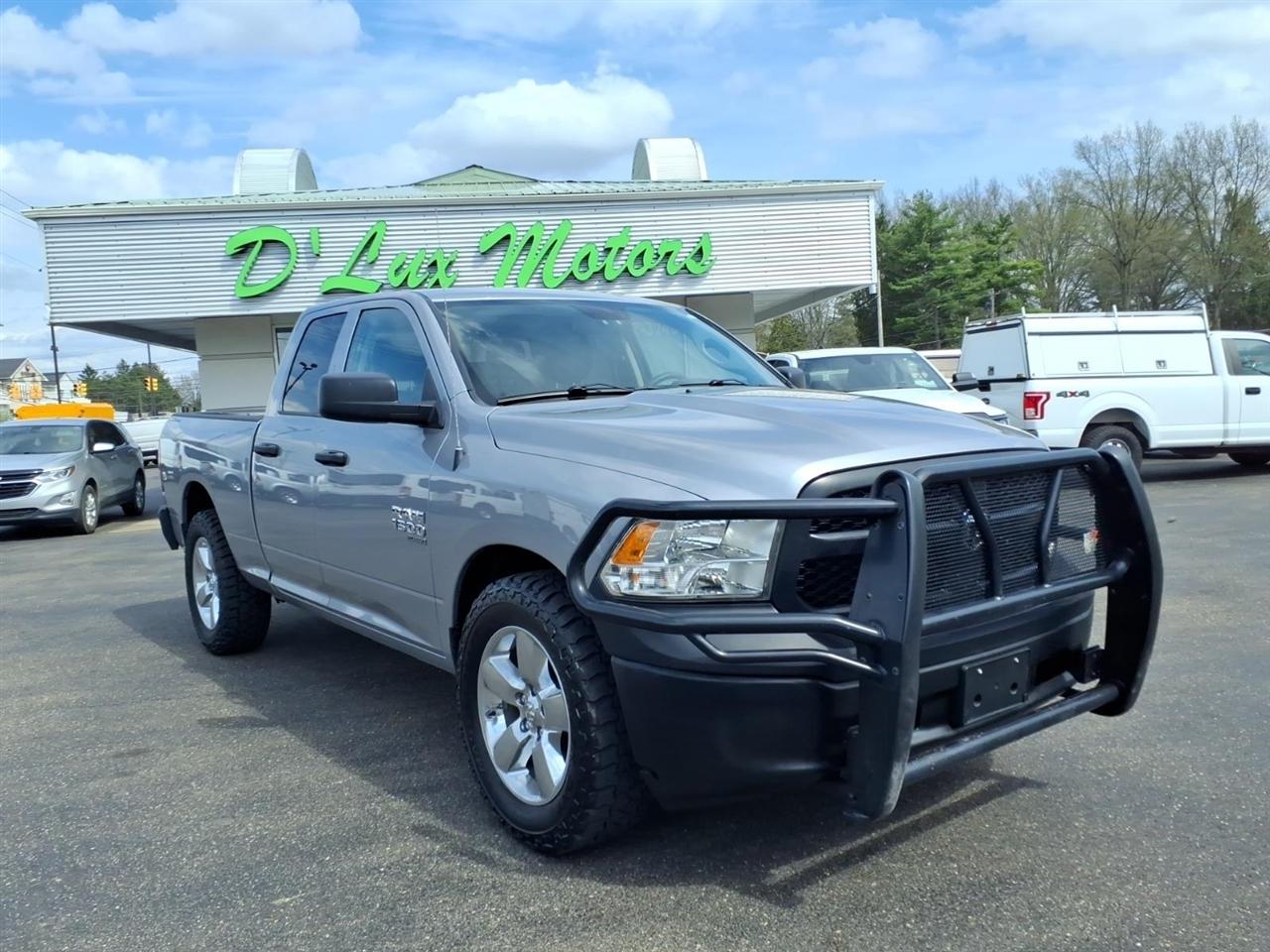 RAM 1500 Classic Tradesman 4x4 Quad Cab 6'4" Box 2023