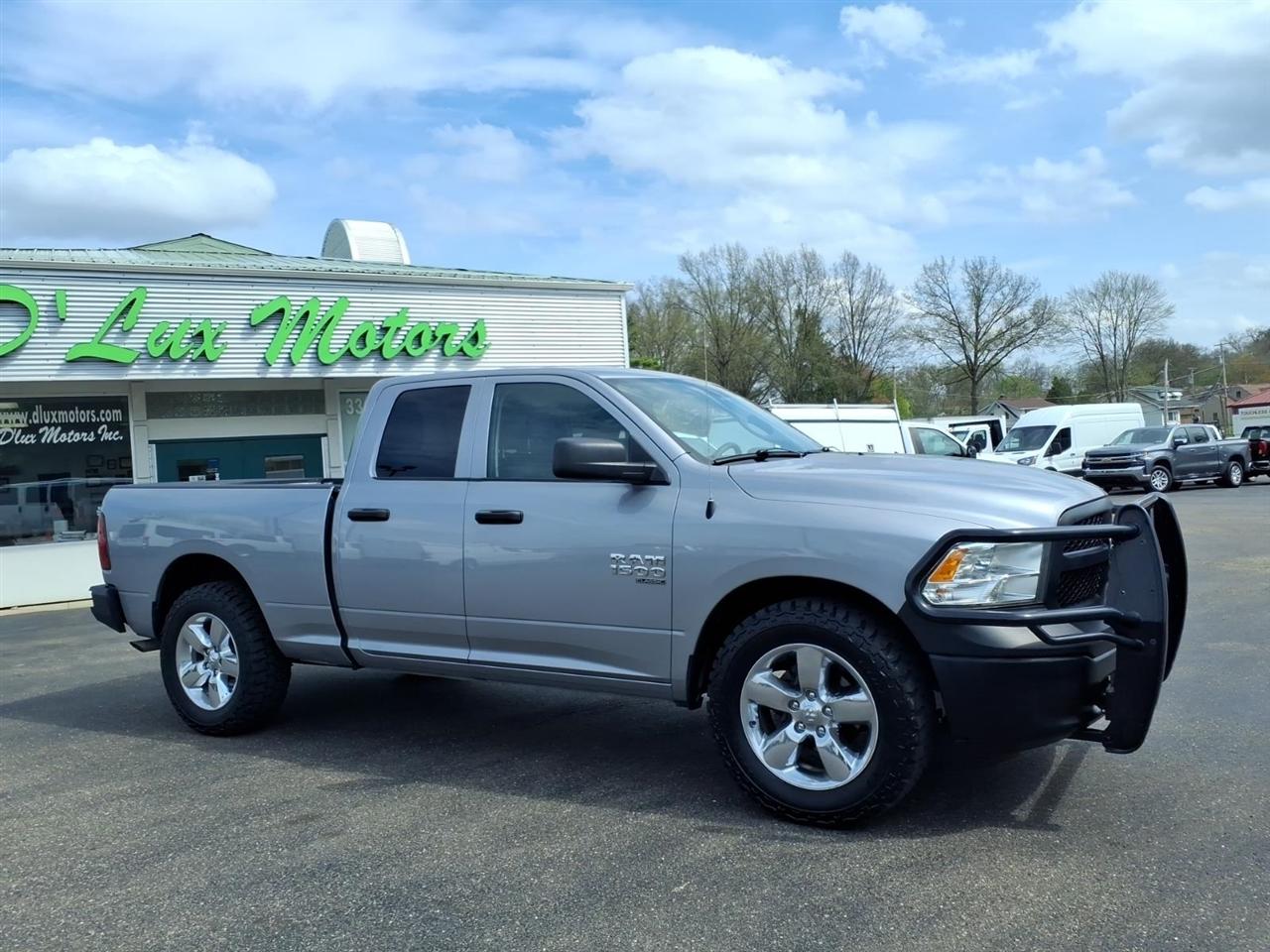 RAM 1500 Classic Tradesman 4x4 Quad Cab 6'4" Box 2023