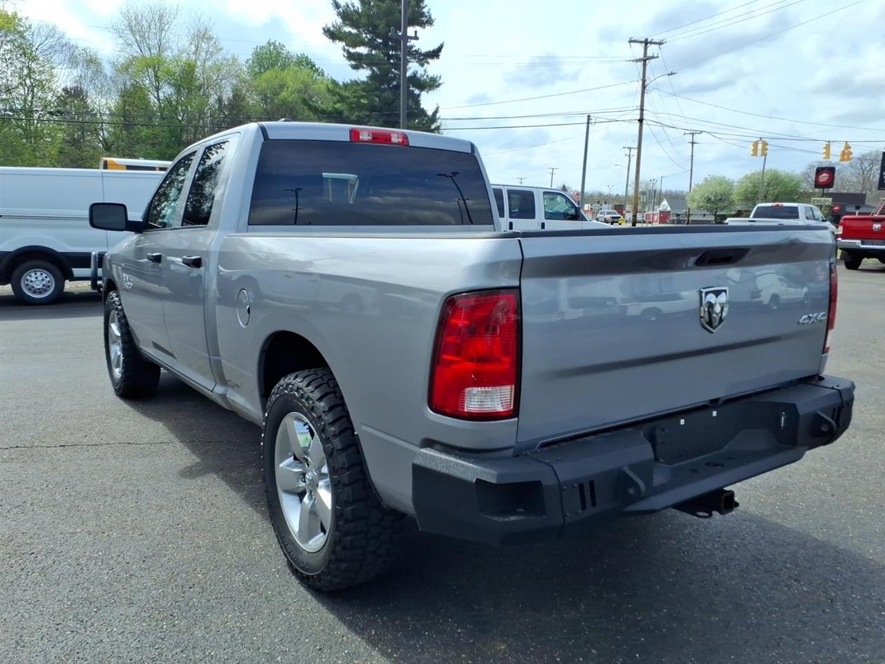 RAM 1500 Classic Tradesman 4x4 Quad Cab 6'4" Box 2023