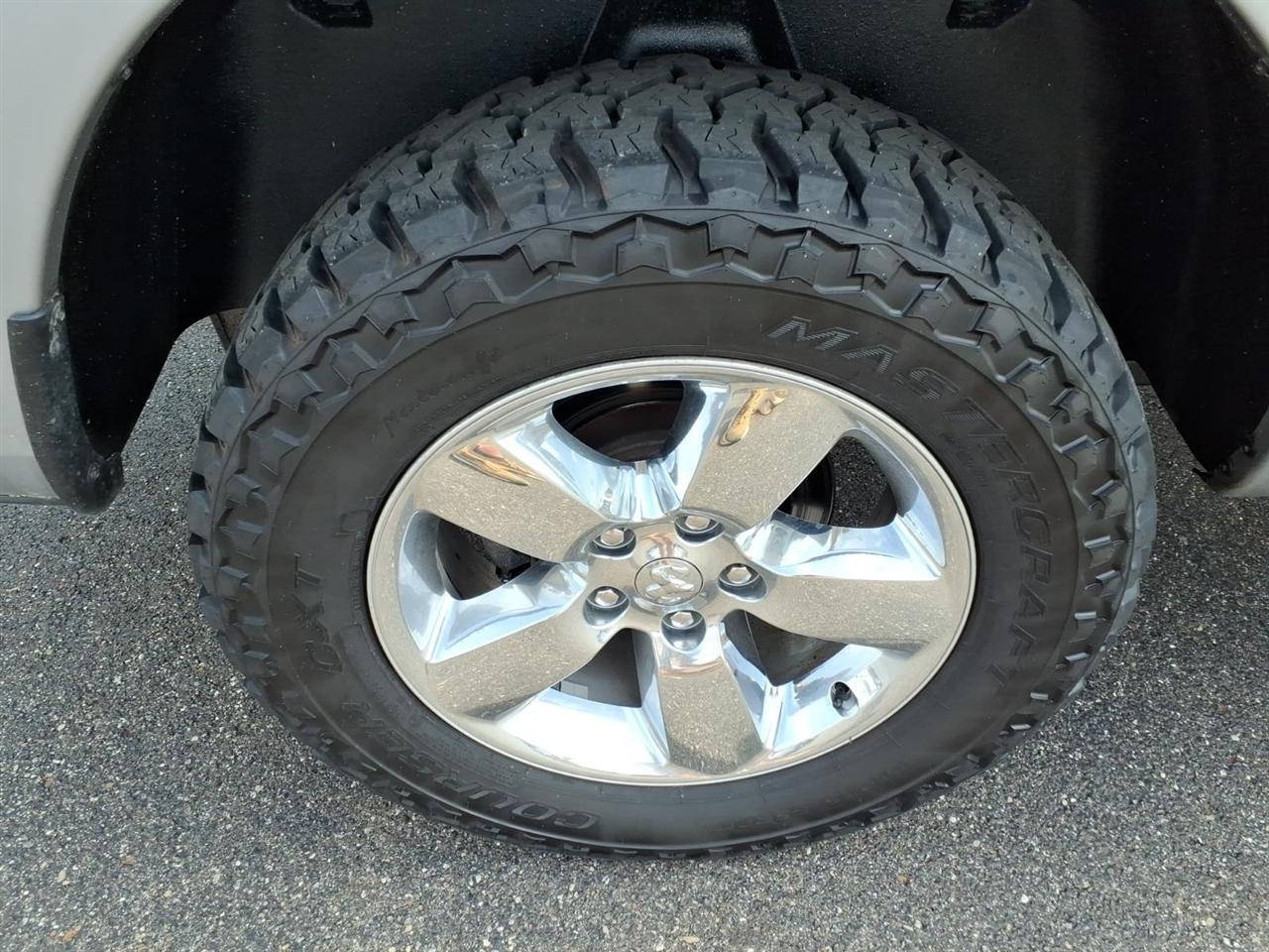 RAM 1500 Classic Tradesman 4x4 Quad Cab 6'4" Box 2023