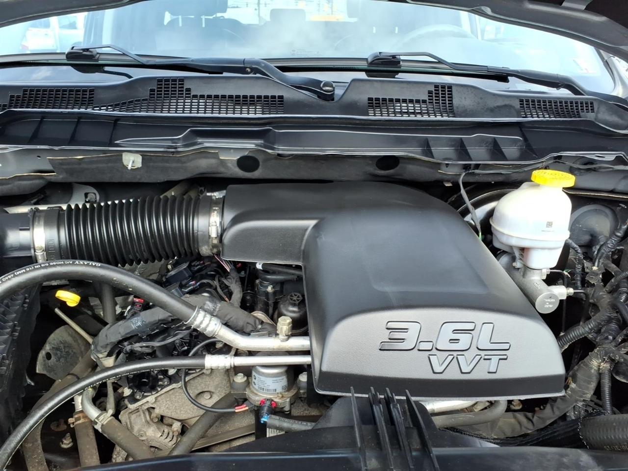 RAM 1500 Classic Tradesman 4x4 Quad Cab 6'4" Box 2023