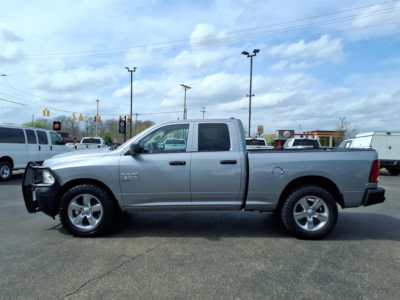 RAM 1500 Classic Tradesman 4x4 Quad Cab 6'4" Box 2023