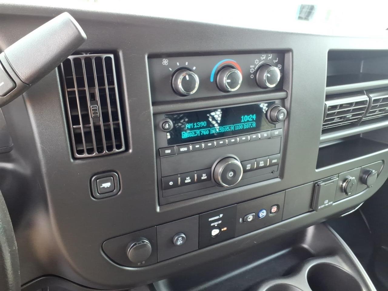 Chevrolet Express Cargo Van RWD 2500 135" 2021