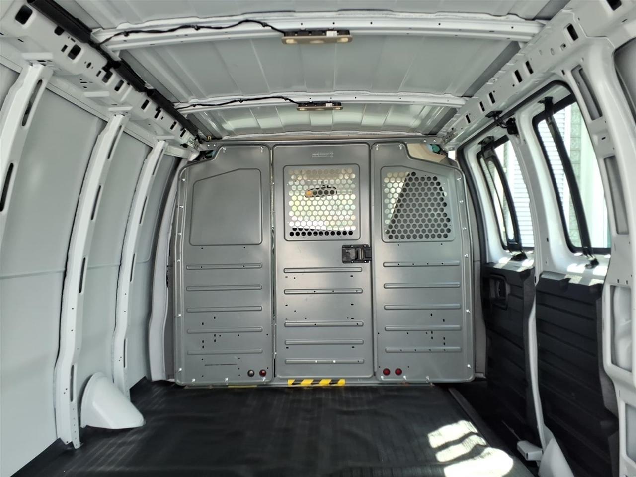 Chevrolet Express Cargo Van RWD 2500 135" 2021