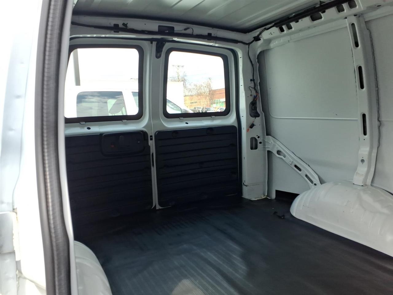 Chevrolet Express Cargo Van RWD 2500 135" 2021