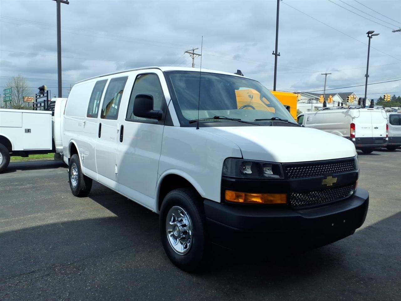 Chevrolet Express Cargo Van RWD 2500 135" 2021
