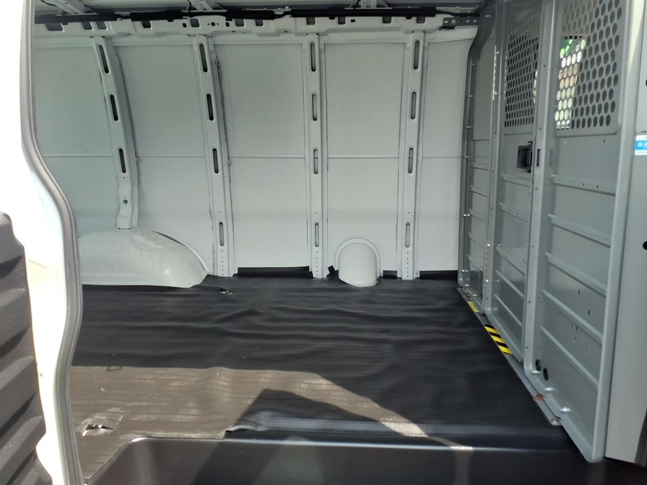 Chevrolet Express Cargo Van RWD 2500 135" 2021