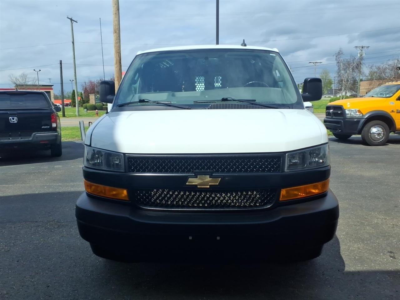 Chevrolet Express Cargo Van RWD 2500 135" 2021