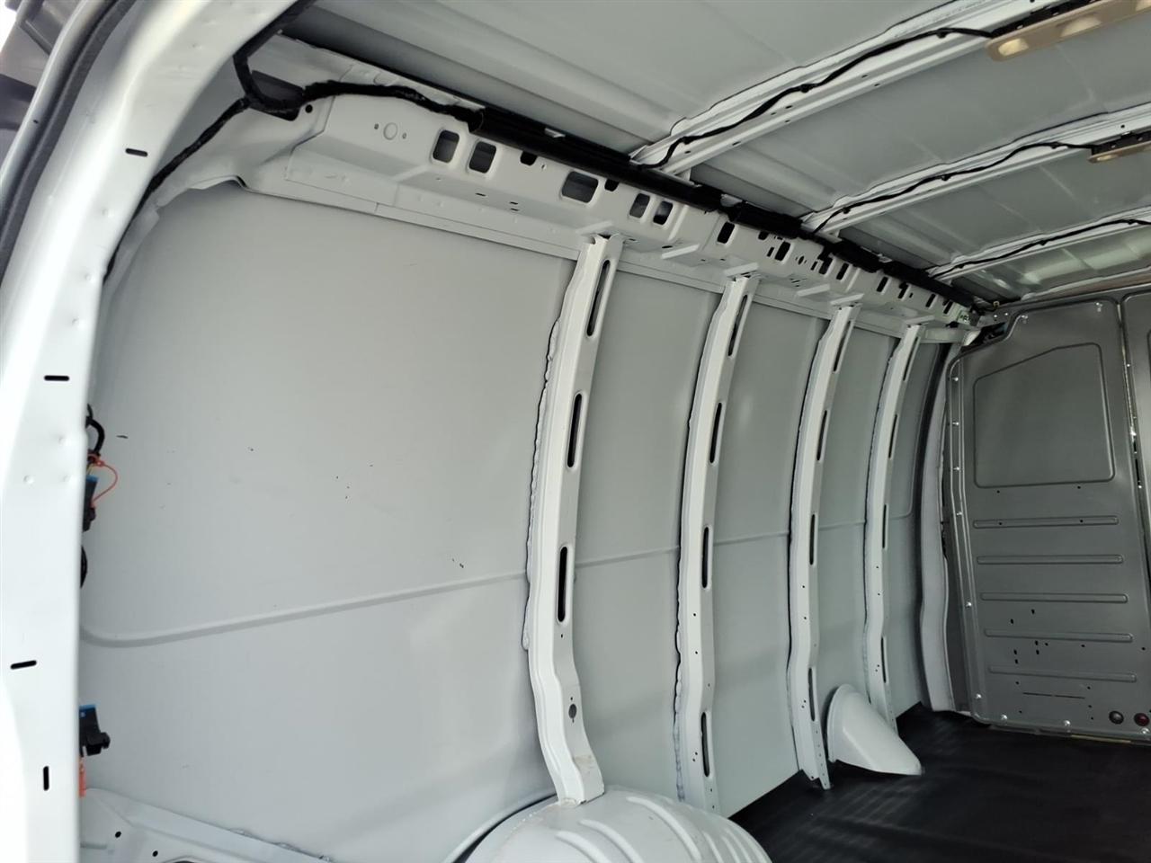 Chevrolet Express Cargo Van RWD 2500 135" 2021