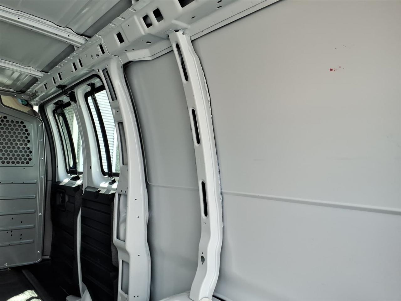 Chevrolet Express Cargo Van RWD 2500 135" 2021