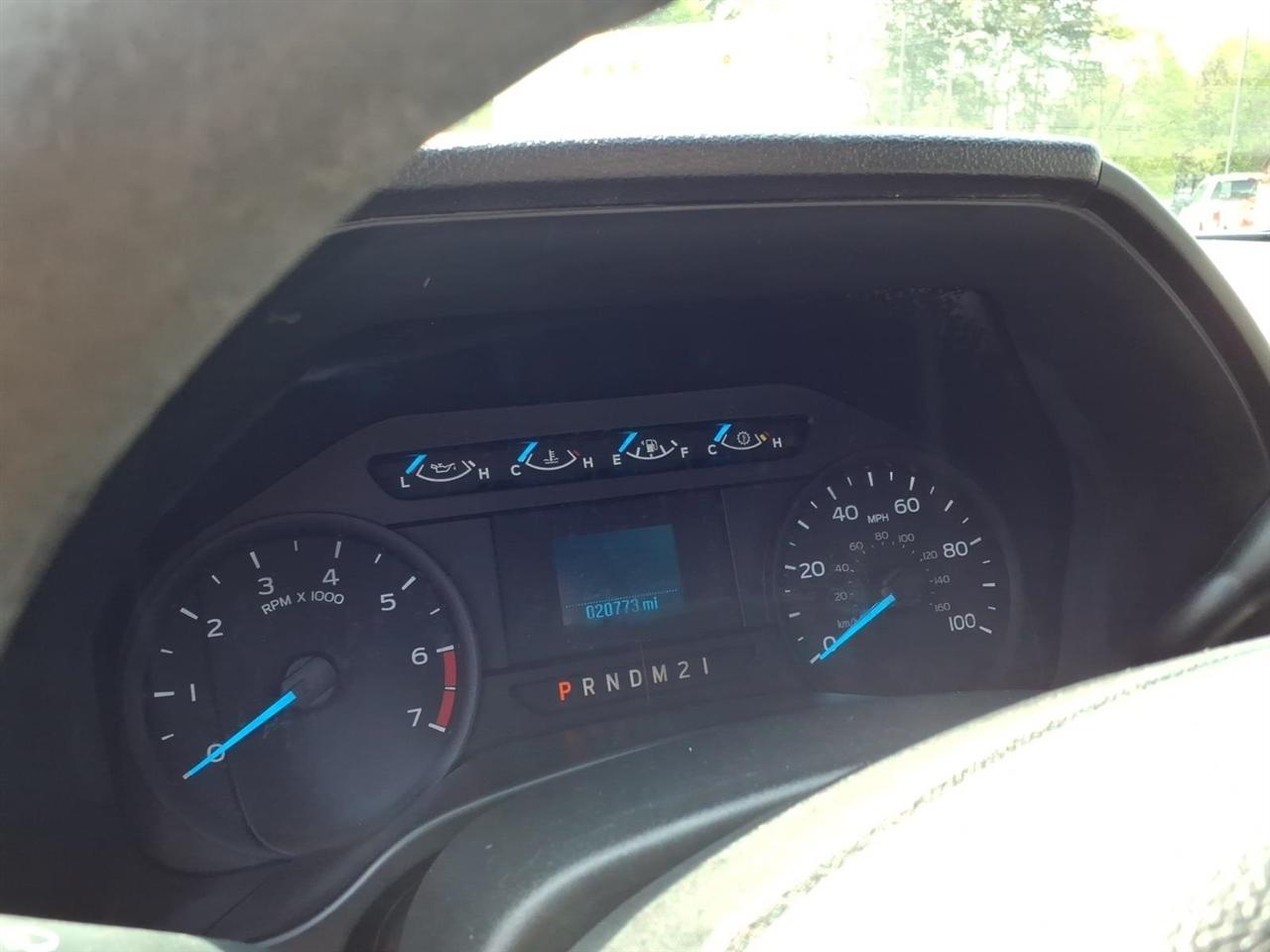 Ford Super Duty F-350 SRW XL 4WD Reg Cab 8' Box 2017