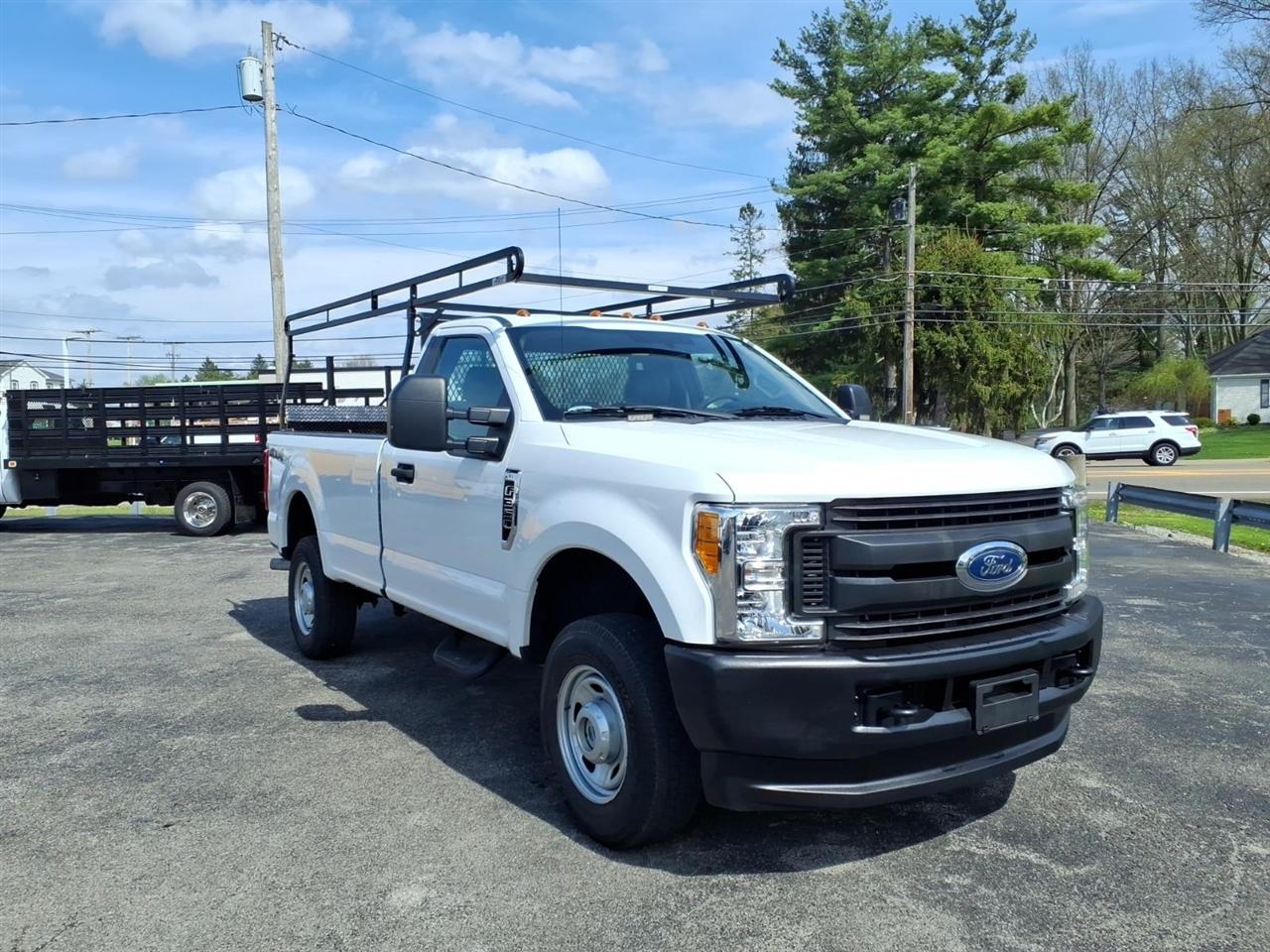 Ford Super Duty F-350 SRW XL 4WD Reg Cab 8' Box 2017