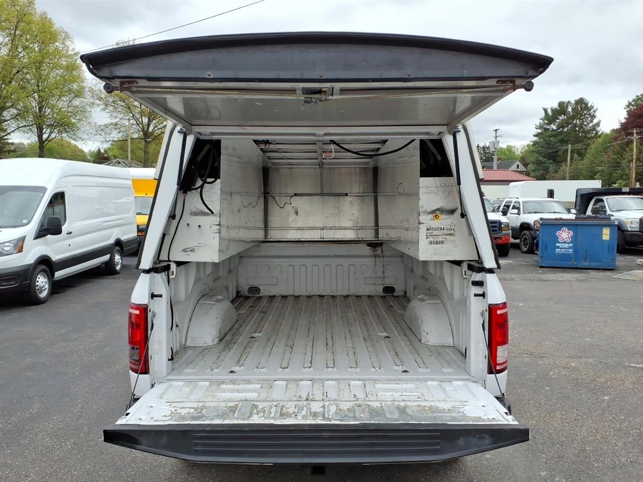 Ford F-150 XLT 4WD Reg Cab 8' Box 2017